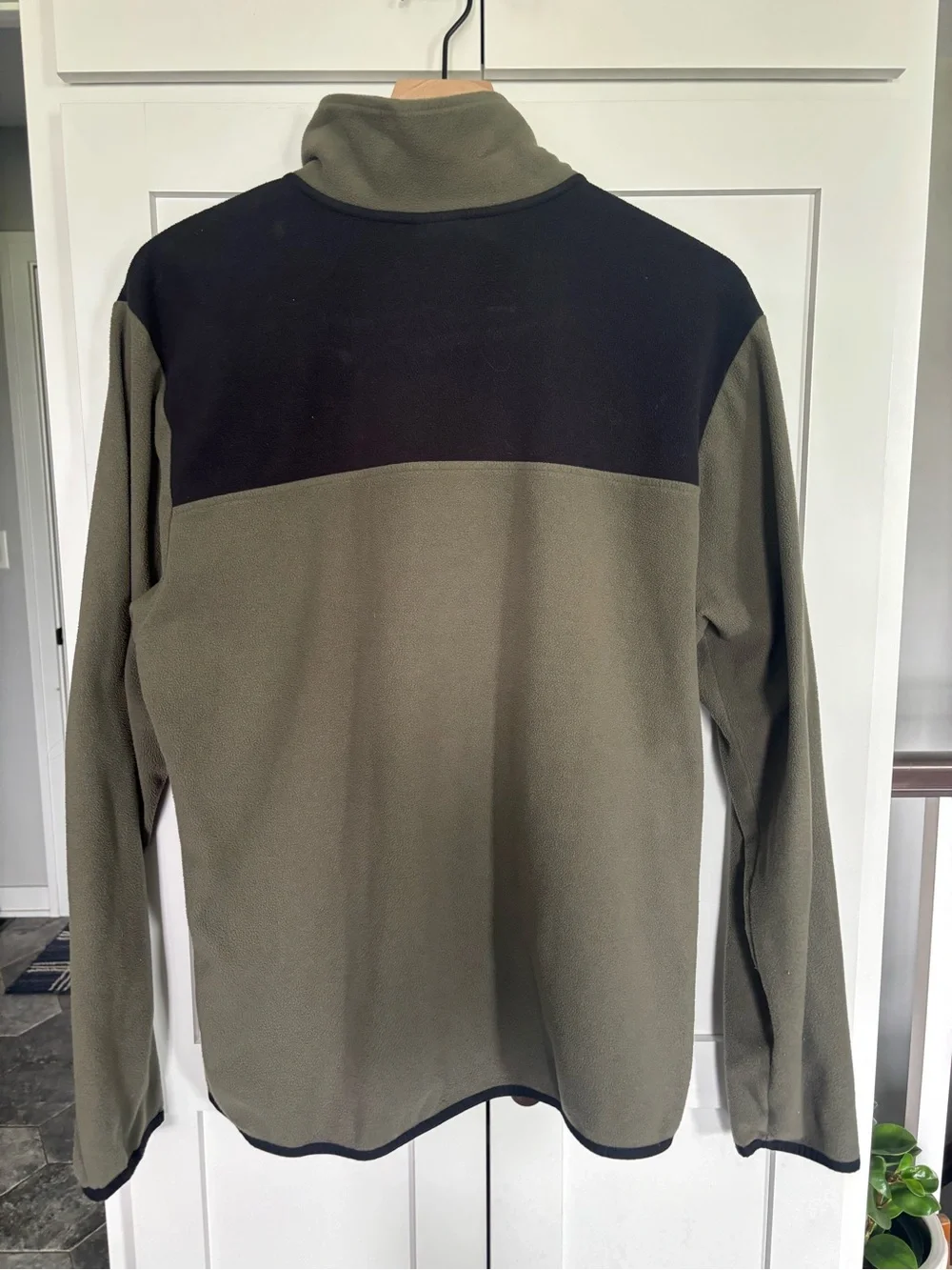 The North Face Men’s Olive Green Fleece Snap Pullover